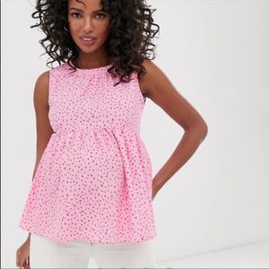 Cute sleeveless maternity top